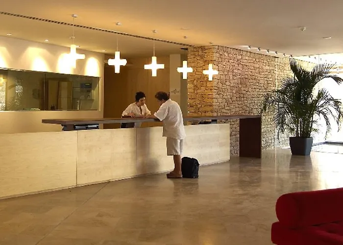Ohtels Les Oliveres فندق 4*