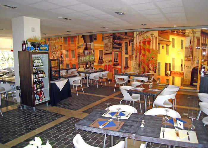 Ohtels Les Oliveres فندق 4*
