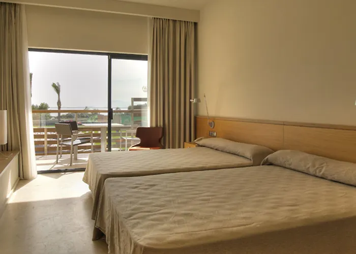 Ohtels Les Oliveres فندق