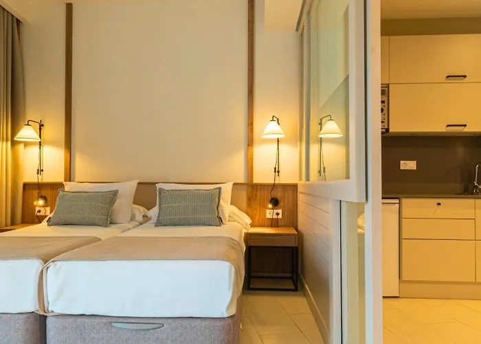 Ohtels Les Oliveres فندق 4*