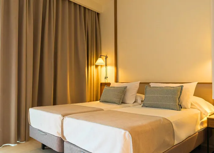 فندق Ohtels Les Oliveres 4*